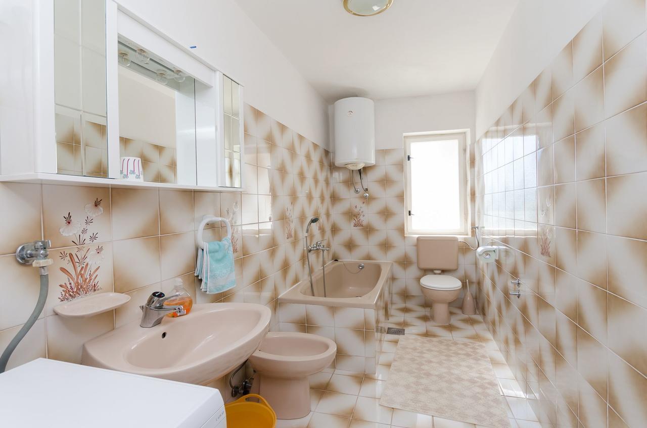Apartments Biserka Barbat na Rabu Dış mekan fotoğraf