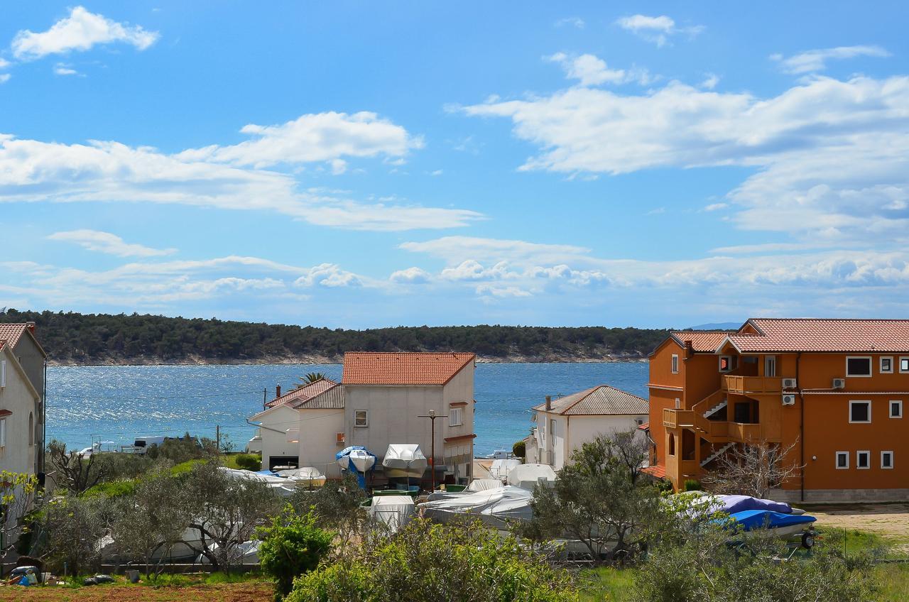 Apartments Biserka Barbat na Rabu Dış mekan fotoğraf
