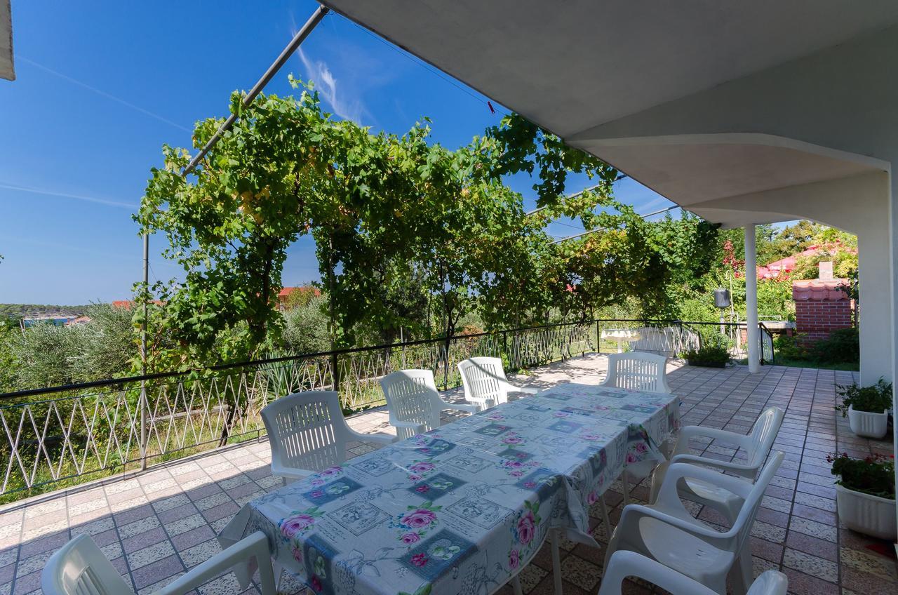 Apartments Biserka Barbat na Rabu Dış mekan fotoğraf